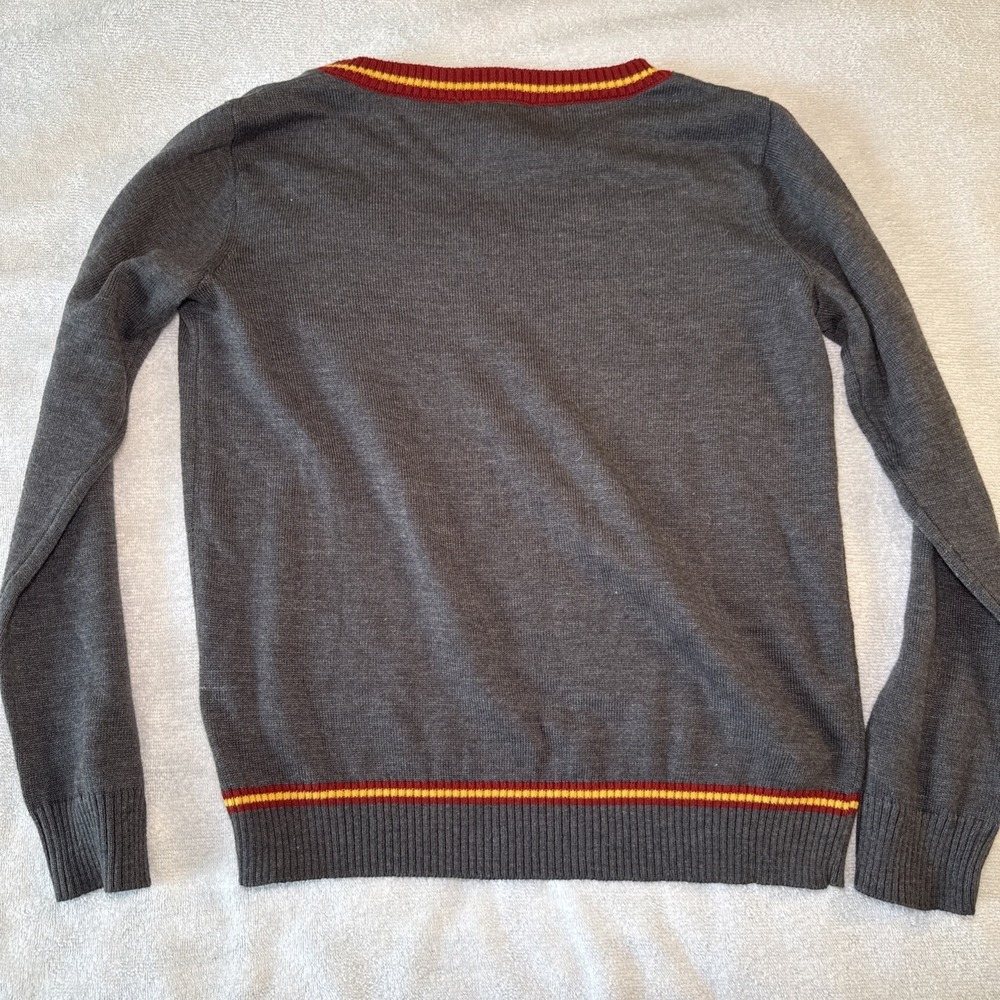 Harry Potter Gryffindor Sweater Kids Size M 7/8 Gray V-Neck Licensed - Picture 3 of 5